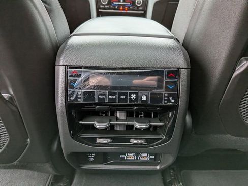 Used 2023 Jeep Grand Cherokee Overland w/ Luxury Tech Group IV image 12