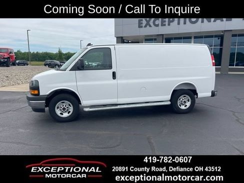 Used 2025 GMC Savana 2500 w/ Driver Convenience Package RWD image 2