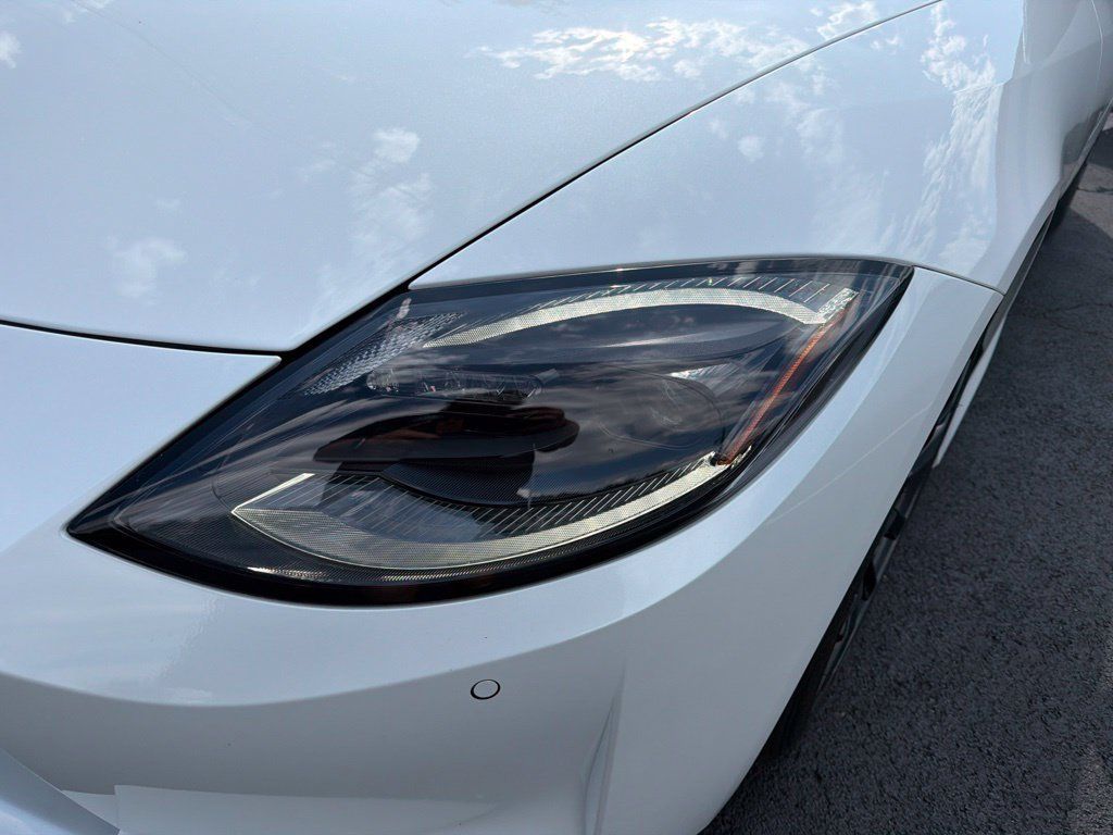 Used 2023 Nissan Z w/ Floor Mat Package (L93) RWD image 9