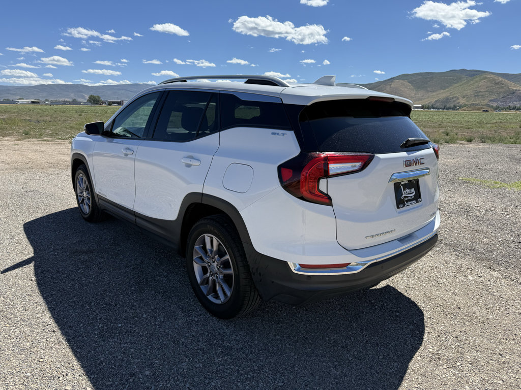Used 2022 GMC Terrain SLT w/ Tech Package AWD/4WD image 5