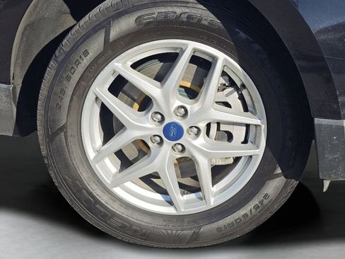 Used 2022 Ford Edge SEL image 17