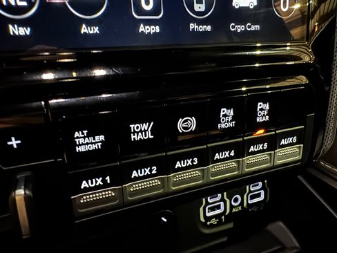 Used 2019 RAM 3500 Limited w/ Max Tow Package image 33