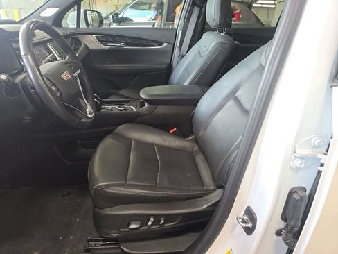 Used 2024 Cadillac XT6 Premium Luxury AWD/4WD image 17