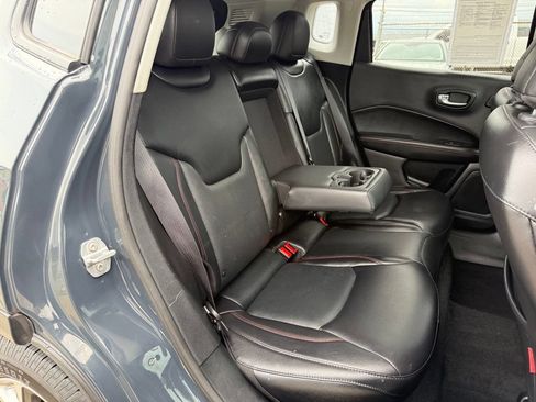 Used 2017 Jeep Compass Trailhawk w/ Leather Interior Group AWD/4WD image 18