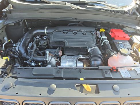 Used 2023 Jeep Renegade Trailhawk AWD/4WD image 23