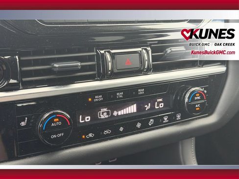 Used 2025 Nissan Pathfinder SV AWD/4WD image 28