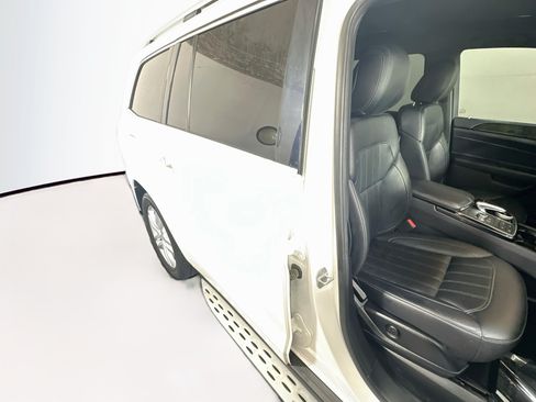 Used 2018 Mercedes-Benz GLS 450 4MATIC image 27
