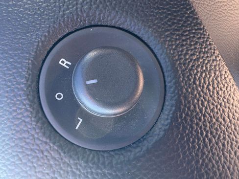 Used 2018 Chevrolet Cruze LT w/ Redline Edition image 16