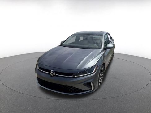 Used 2025 Volkswagen Jetta SE FWD image 7