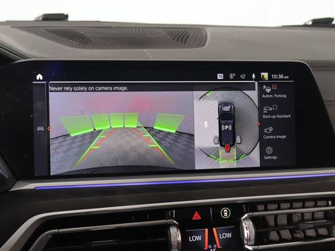 Used 2022 BMW X7 xDrive40i w/ M Sport Package AWD/4WD image 6
