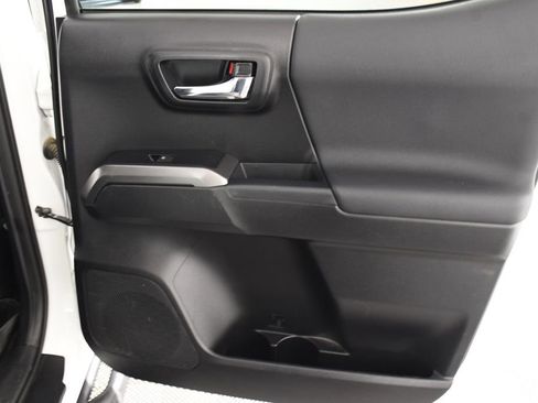 Used 2019 Toyota Tacoma TRD Off-Road AWD/4WD image 21