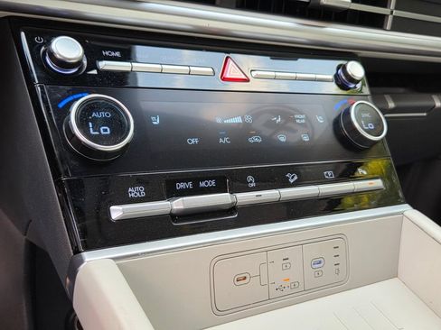 Used 2025 Hyundai Santa Fe SEL FWD image 21