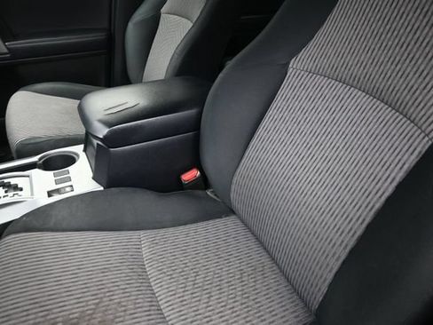 Used 2018 Toyota 4Runner SR5 AWD/4WD image 18