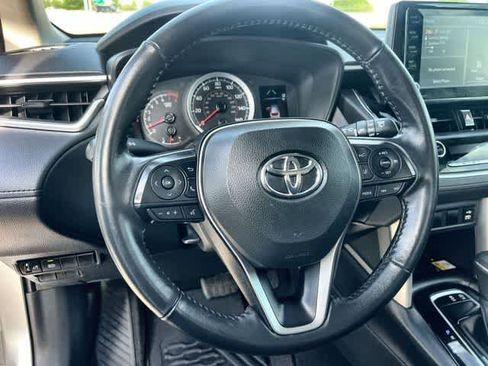 Used 2022 Toyota Corolla Cross LE image 17