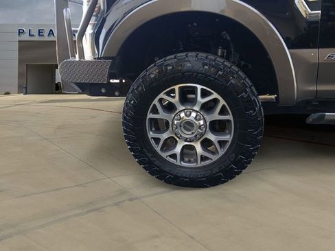 Certified 2022 Ford F250 Lariat w/ Lariat Ultimate Package image 14