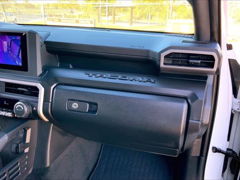 Used 2024 Toyota Tacoma SR image 17