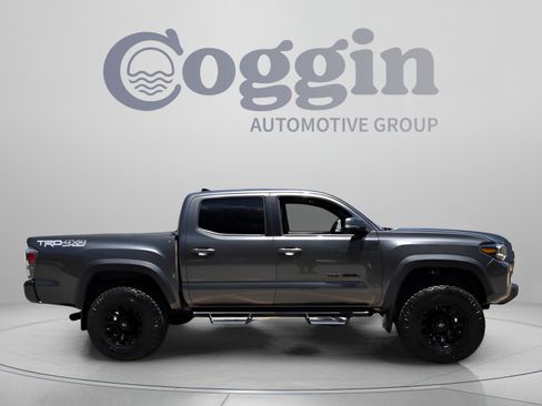 Used 2021 Toyota Tacoma TRD Off-Road w/ TRD Premium Off Road Package AWD/4WD image 6