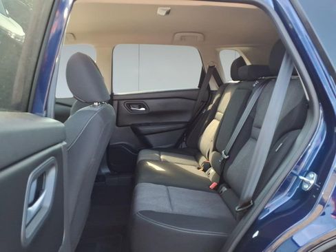 Used 2025 Nissan Rogue SV FWD image 11