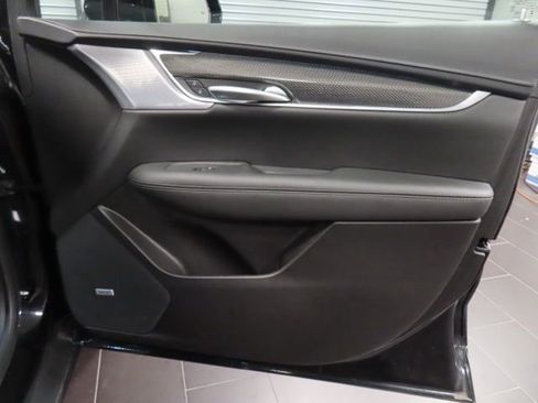 Certified 2023 Cadillac XT5 Sportv w/ Technology Package image 10