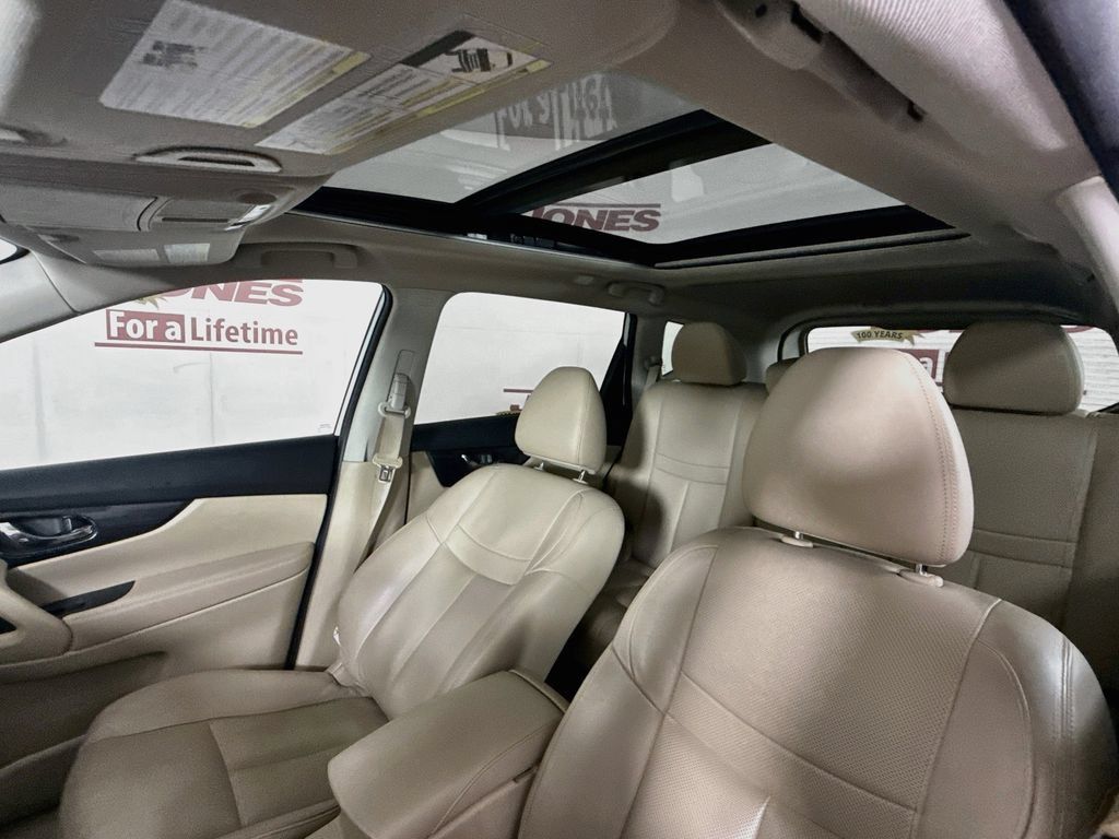 Used 2015 Nissan Rogue SL w/ SL Premium Package FWD image 11