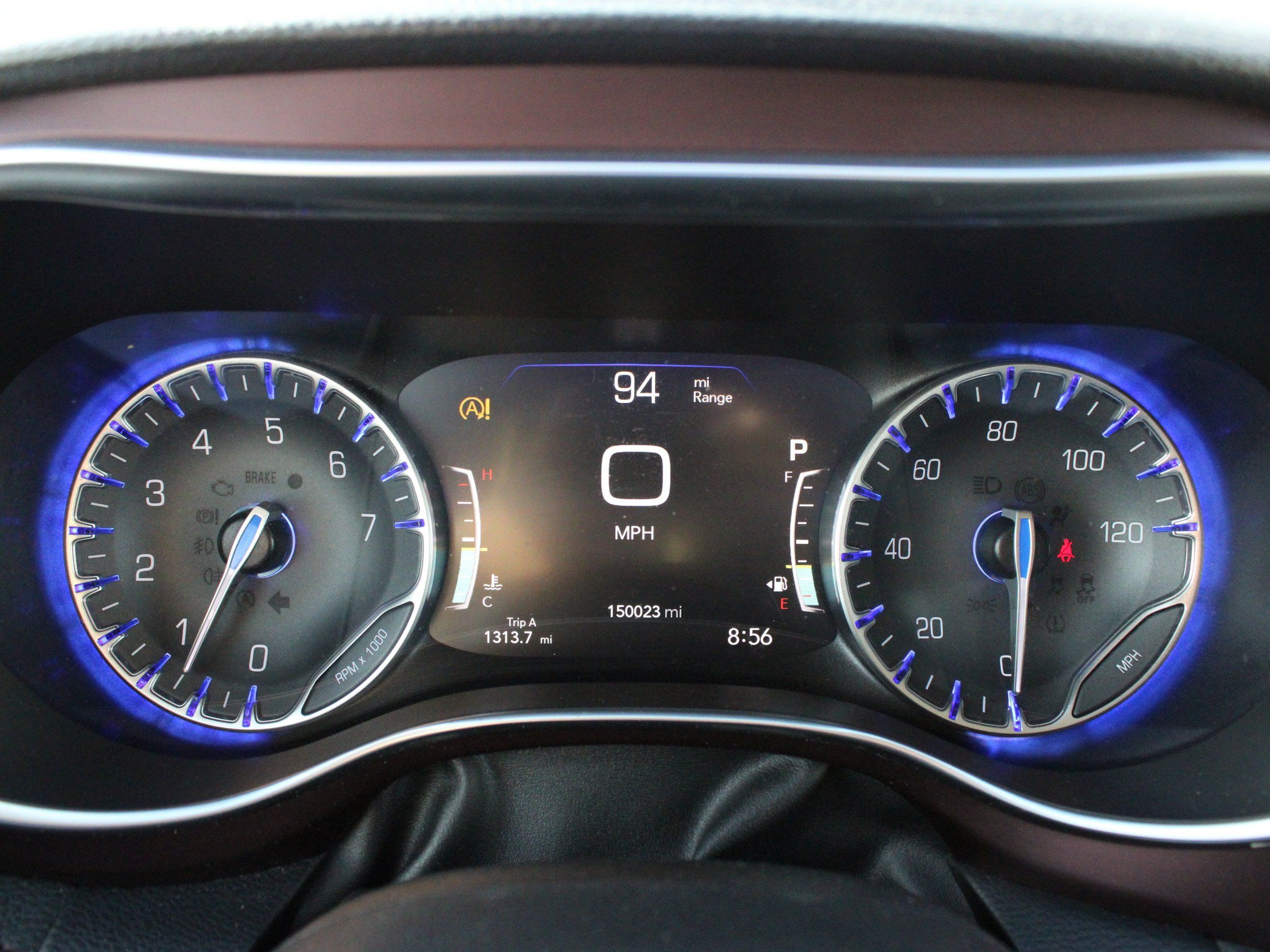 Used 2020 Chrysler Pacifica Limited w/ Tire & Wheel Group FWD image 18