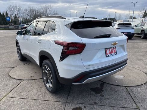 New 2026 Chevrolet Trax LT image 6