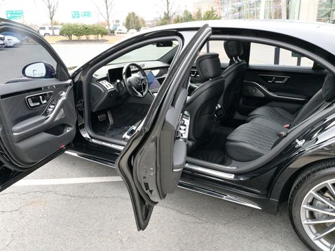 Used 2021 Mercedes-Benz S 500 4MATIC image 32