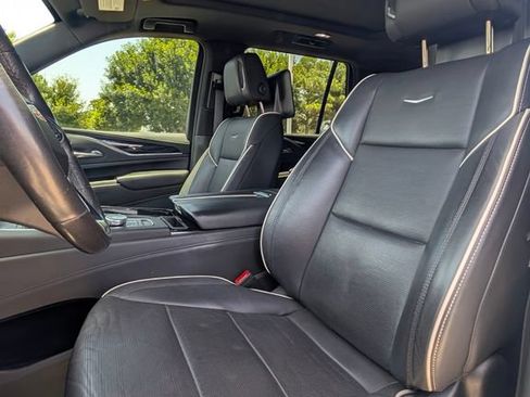 Used 2021 Cadillac Escalade Sport w/ Driver Assist Tech Package AWD/4WD image 6