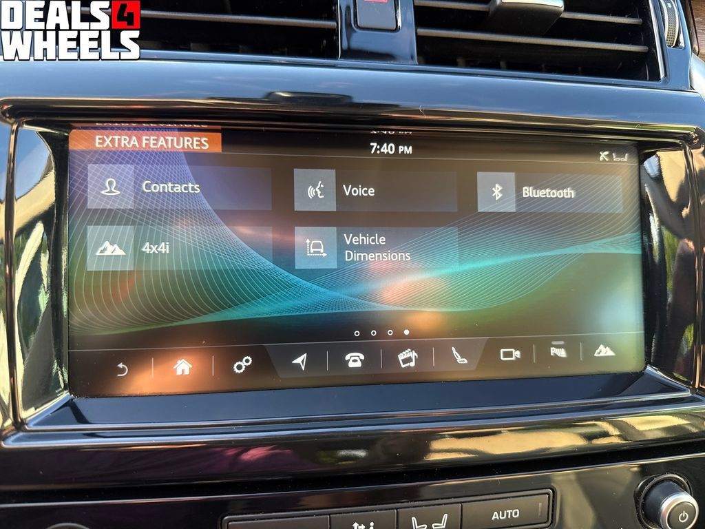 Used 2017 Land Rover Discovery HSE AWD/4WD image 43