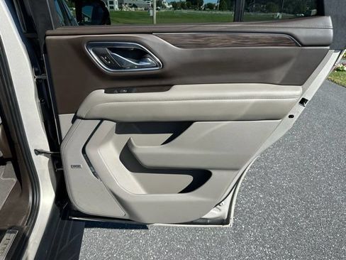 Used 2021 Chevrolet Tahoe LT w/ LT Signature Package AWD/4WD image 39