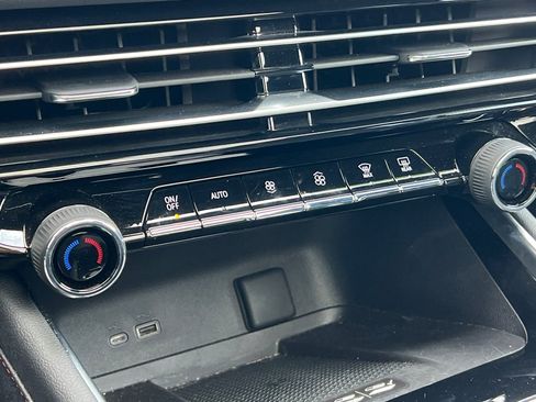 Certified 2024 Chevrolet Traverse RS w/ LPO, Floor Liner Package image 29