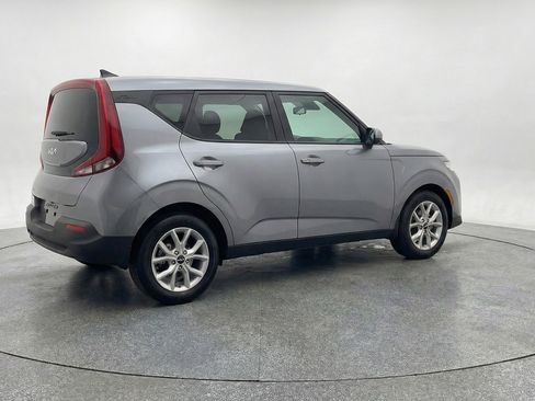Used 2025 Kia Soul LX w/ LX Technology Package image 9