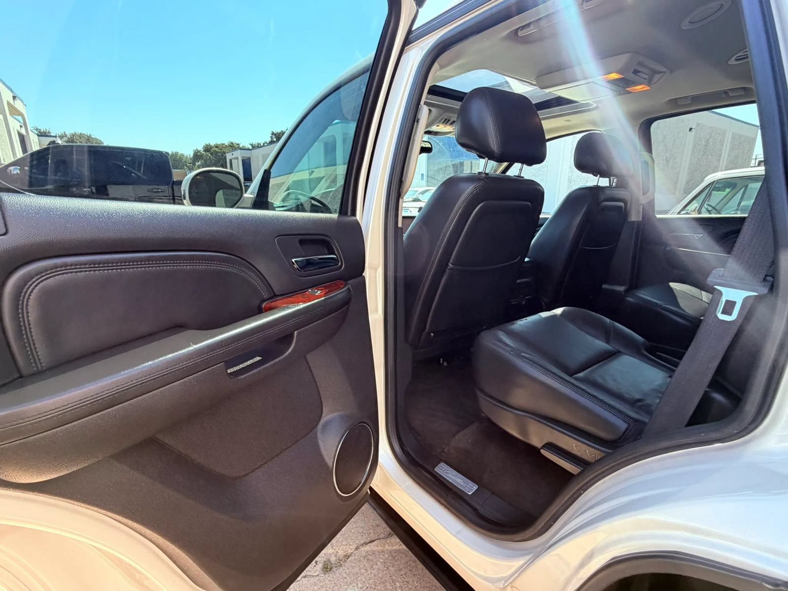 Used 2013 Cadillac Escalade Luxury RWD image 15