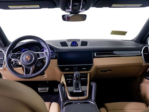 Certified 2023 Porsche Cayenne S AWD/4WD image 7