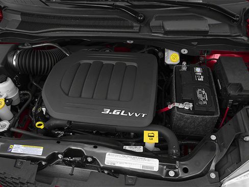 Used 2013 Dodge Grand Caravan SXT w/ Rear Park Assist Pkg FWD image 16
