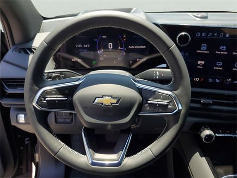 New 2025 Chevrolet Silverado EV LT image 18