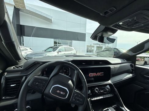 Certified 2025 GMC Sierra 1500 AT4X w/ AT4X AEV Edition AWD/4WD image 16