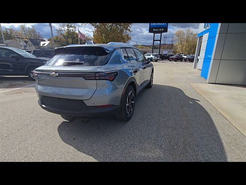 New 2026 Chevrolet Equinox EV LT image 8