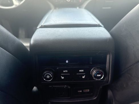 Used 2021 GMC Acadia SLT w/ Preferred Package image 15