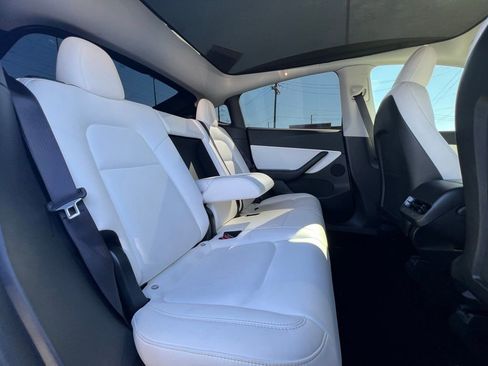 Used 2020 Tesla Model Y Long Range image 26