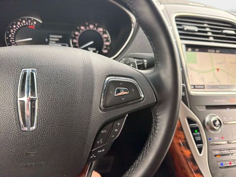 Used 2018 Lincoln MKX Reserve FWD image 30
