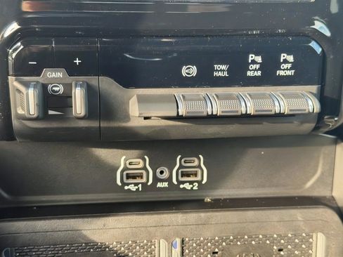 Used 2025 RAM 2500 Laramie w/ Night Edition AWD/4WD image 27
