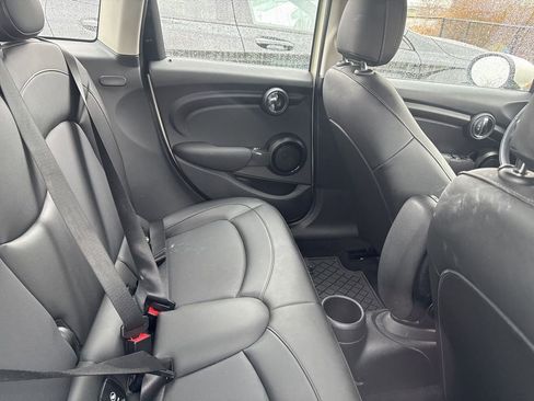 Used 2020 MINI Cooper 4-Door Hardtop image 8