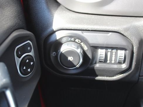 Used 2020 Jeep Wrangler Unlimited Sport S image 26