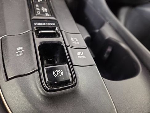 Used 2023 Toyota Crown AWD/4WD image 27