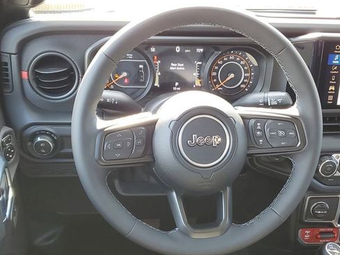 New 2025 Jeep Gladiator Rubicon w/ Convenience Group image 8