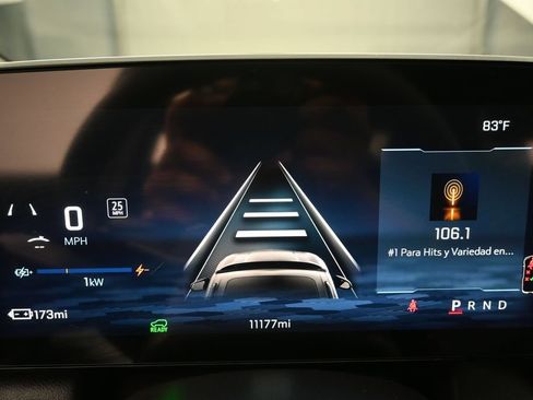 Used 2025 Chevrolet Equinox EV LT FWD image 14