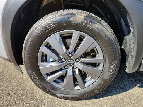 Used 2025 Nissan Pathfinder SV image 53