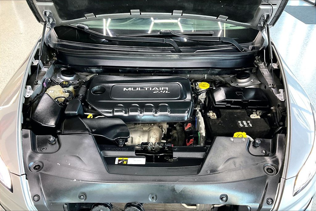 Used 2018 Jeep Cherokee Latitude w/ Altitude Package AWD/4WD image 29