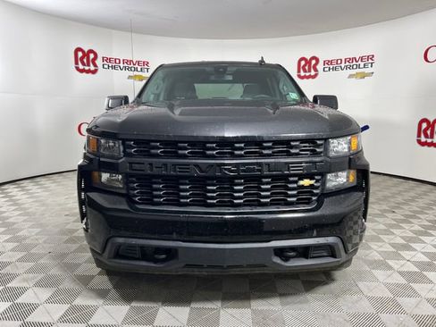 Used 2021 Chevrolet Silverado 1500 Custom w/ Safety Confidence Package image 2